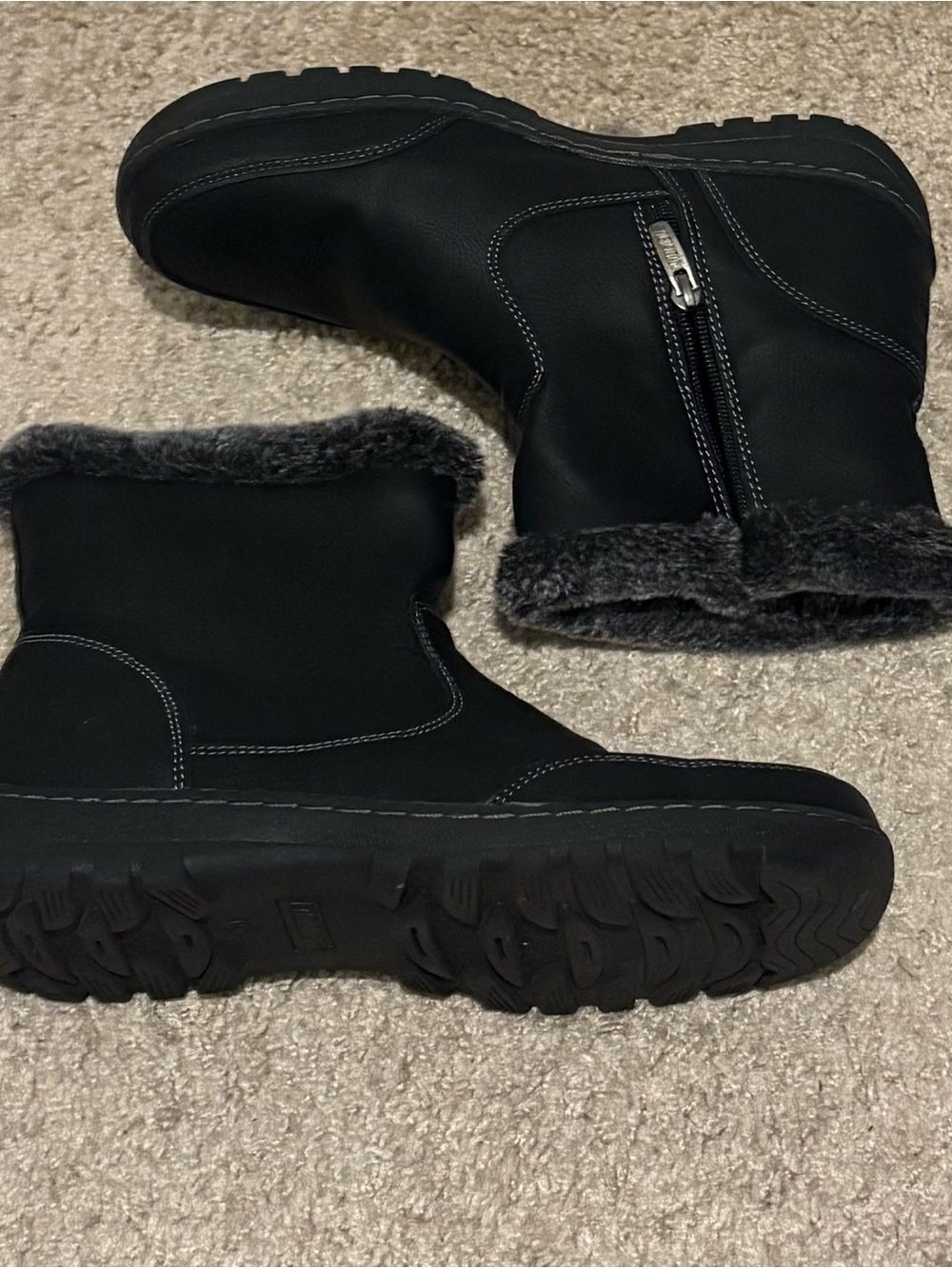 Khombu Women's Black Faux-Fur Winter Zip Boots